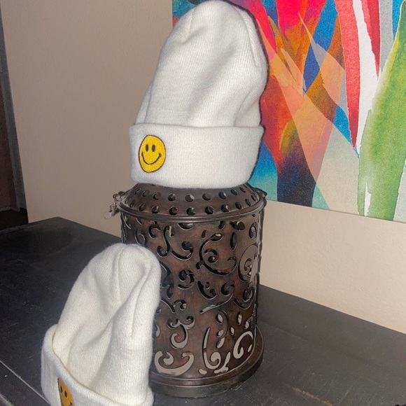 Men’s smiley face beanie matching set white headwear zumiez winter streetwear - Picture 7 of 15